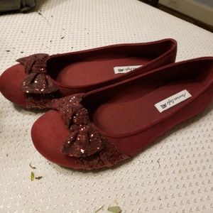 Red bow flats